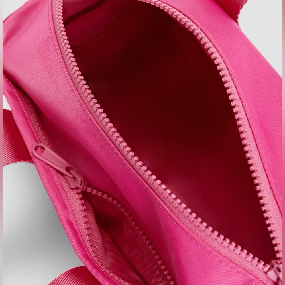 Everlane The Recycled Nylon Crossbody in Fuchsia Pink - Picture 3 of 9